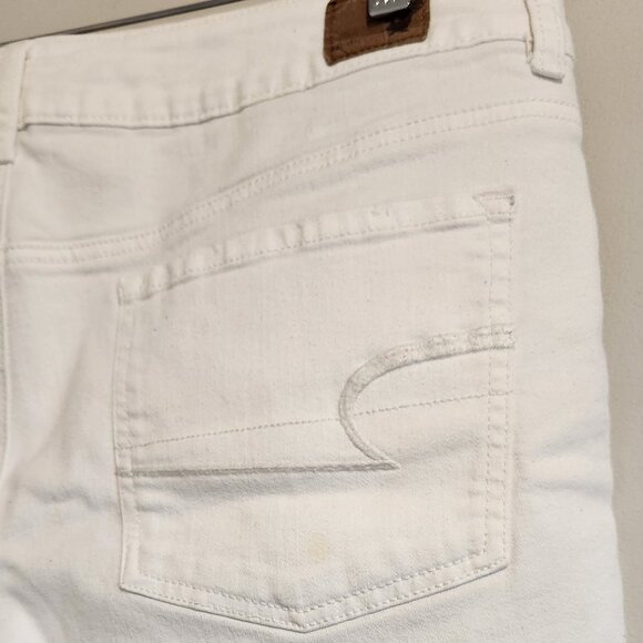 American Eagle Women's White Jean Shorts Size 14 - Picture 8 of 14